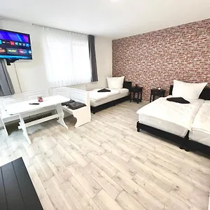 Apartment Neu Eingerichtete Im Stadtzentrum Mit W-lan,netflix, Amazon Prime Sweet