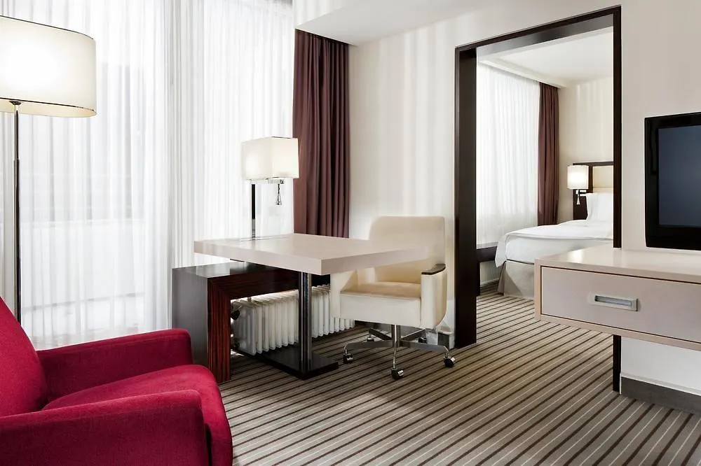 Sheraton München Arabellapark Hotel 4*, Münih