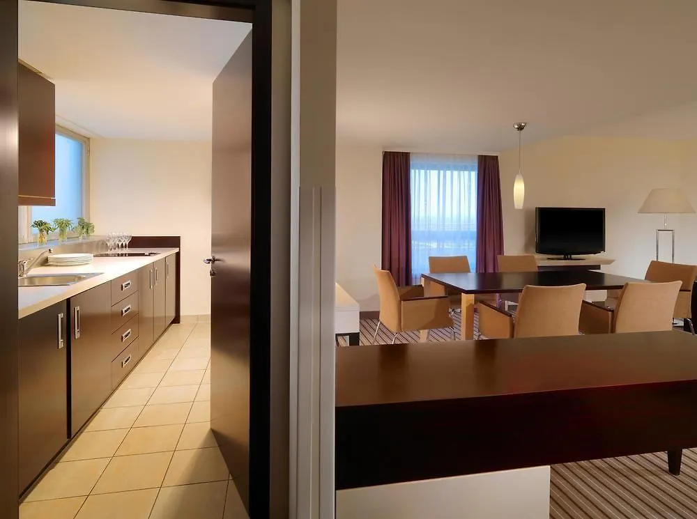 Four Points By Sheraton Munich Arabellapark מלון