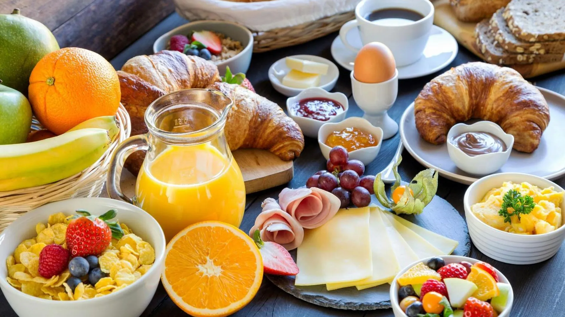 Отель Four Points By Sheraton Munich Arabellapark